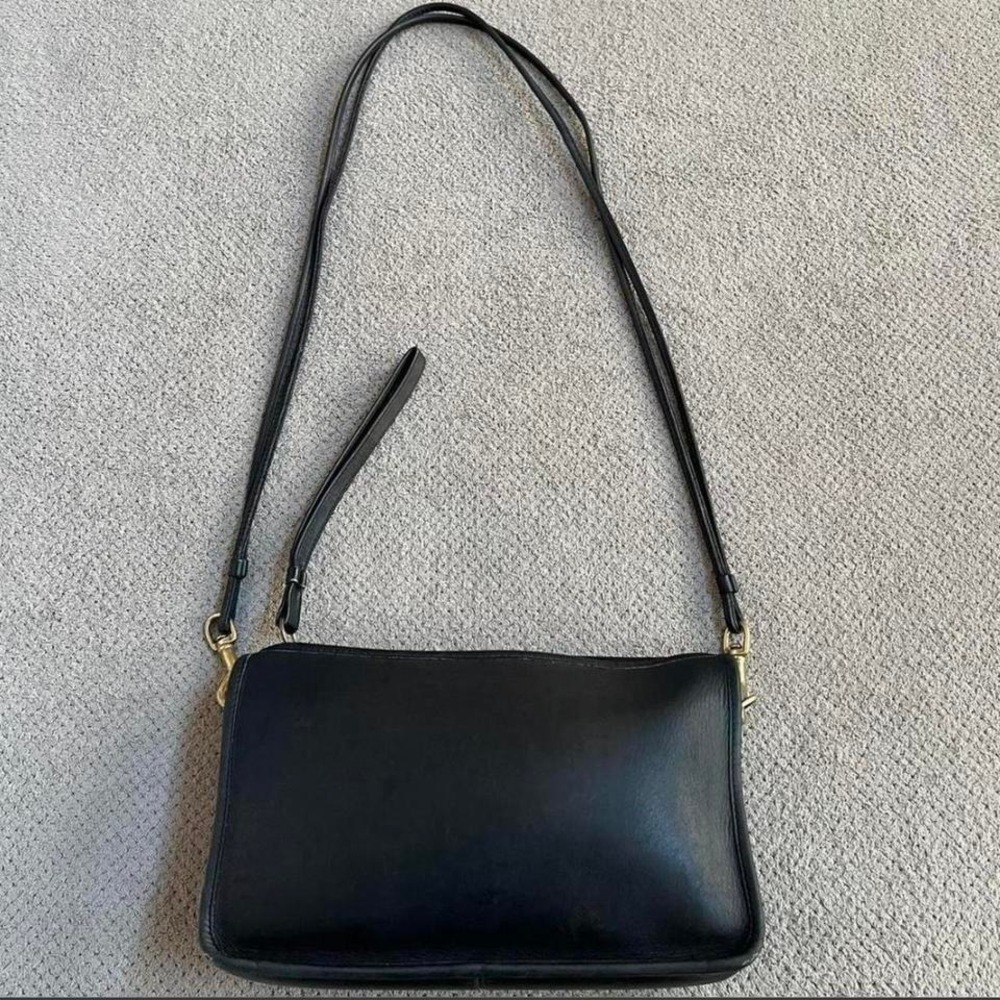 Vintage 1990s  COACH Black Leather Shoulder Crossbody Bag USA Used Bag 0664-909